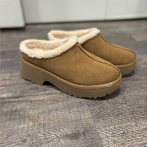 UGG Women's New Heights Cozy Clog